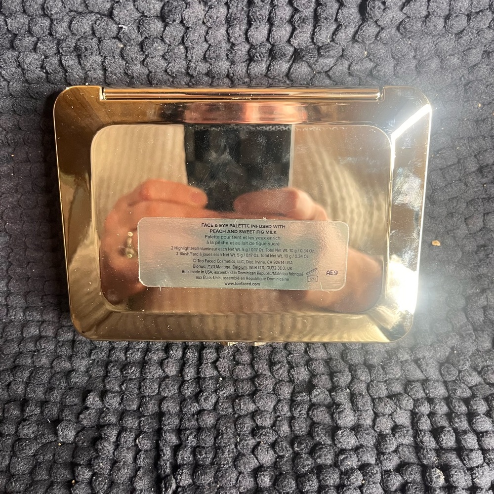 Too Faced | Sugar Peach Wet & Dry Face & Eye Palette - Picture 3 of 3